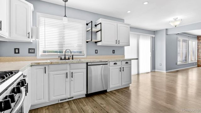 23212 Huron River Drive, Rockwood, MI 48173