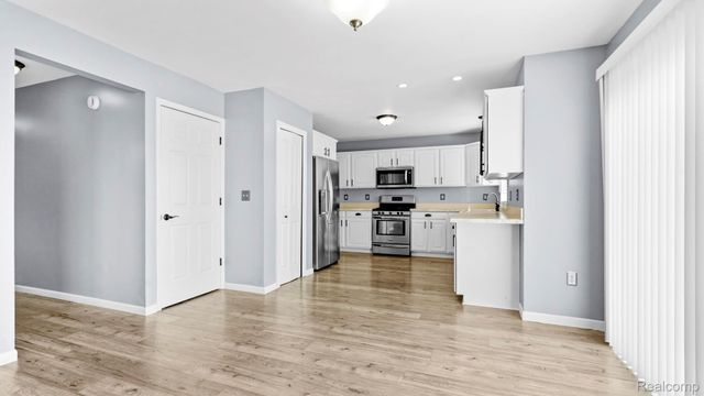 23212 Huron River Drive, Rockwood, MI 48173
