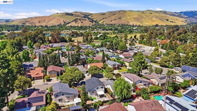 1170 Bennett Ct, Fremont, CA 94536