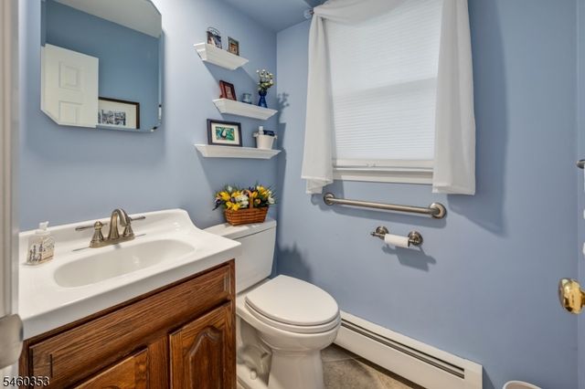 3 Bridle Ln, Mount Olive Twp., NJ 07828