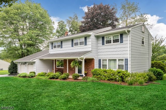 3 Bridle Ln, Mount Olive Twp., NJ 07828