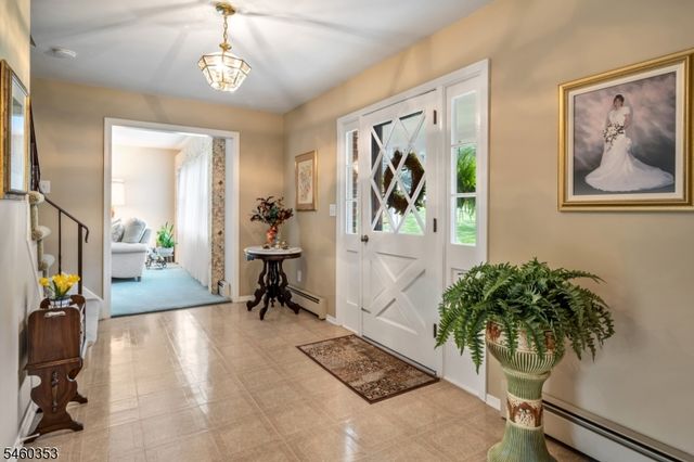 3 Bridle Ln, Mount Olive Twp., NJ 07828