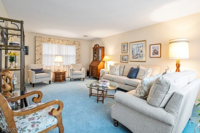 3 Bridle Ln, Mount Olive Twp., NJ 07828
