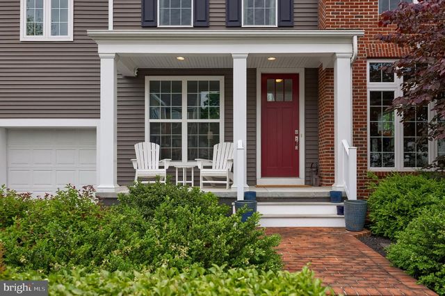 1129 EDGEMOOR CT, Lancaster, PA 17601