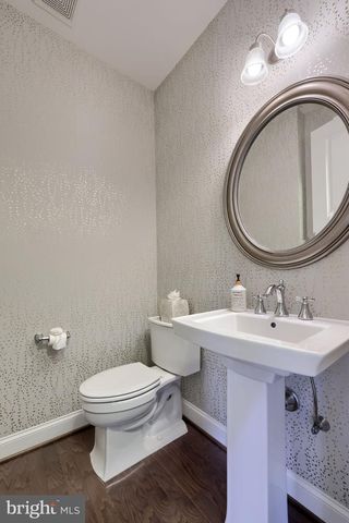 1129 EDGEMOOR CT, Lancaster, PA 17601