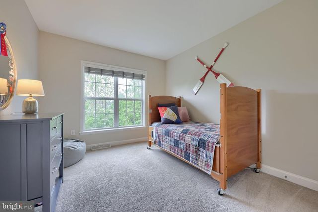 1129 EDGEMOOR CT, Lancaster, PA 17601