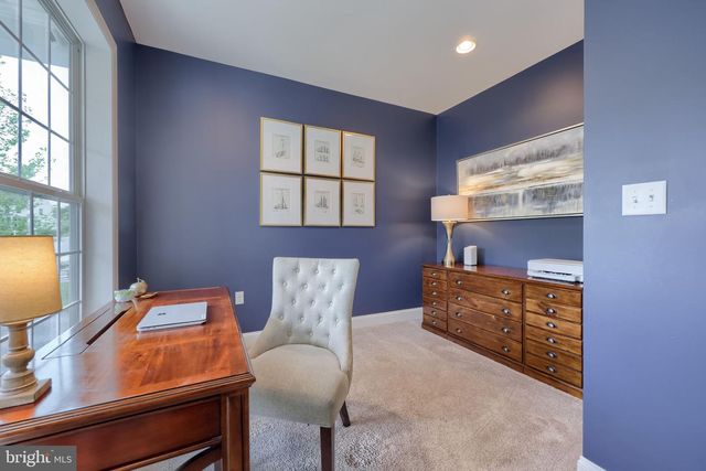 1129 EDGEMOOR CT, Lancaster, PA 17601