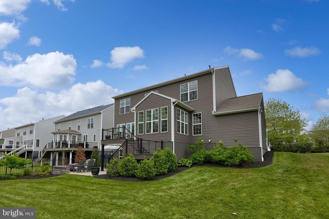 1129 EDGEMOOR CT, Lancaster, PA 17601