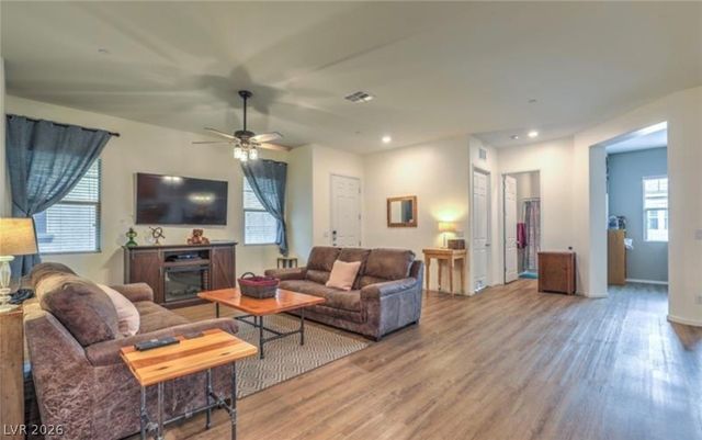 722 Orange Plume Walk, Henderson, NV 89011