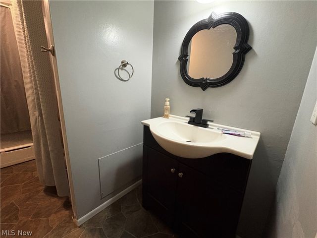 2351 Mcmackin Road, Madison, OH 44057