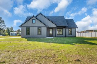 1053 Arch Cope Rd, Morrison, TN 37357