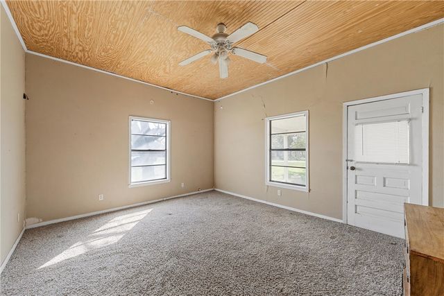 400 N Broadway Street, Riesel, TX 76682