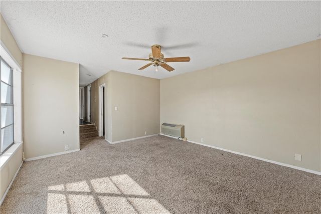 400 N Broadway Street, Riesel, TX 76682