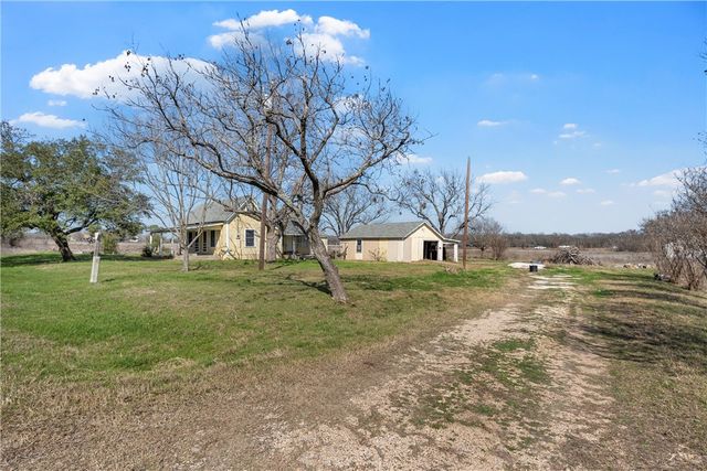 400 N Broadway Street, Riesel, TX 76682