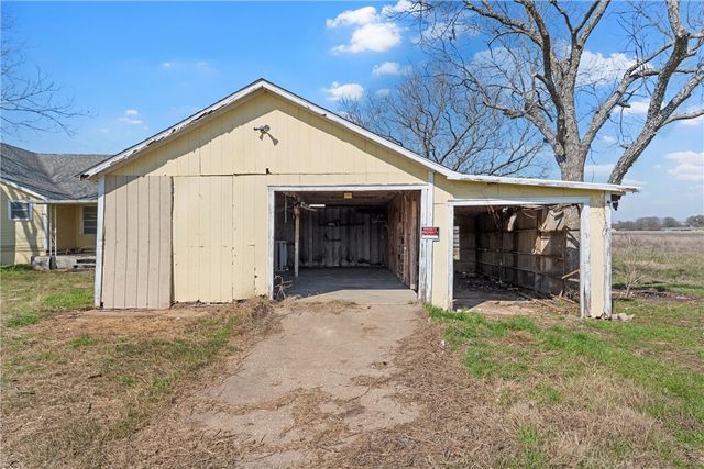 400 N Broadway Street, Riesel, TX 76682