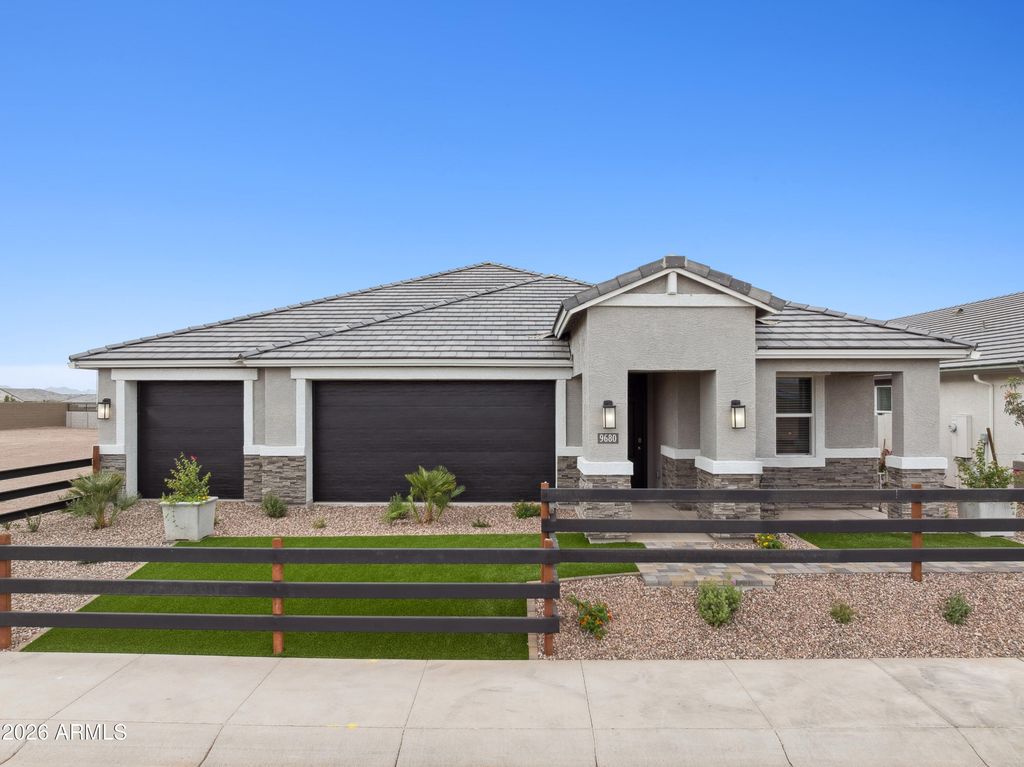 2704 W SENTIERO Avenue, Apache Junction, AZ 85120 — exterior