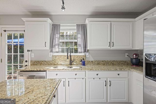 102 Silverleaf Lane, Dallas, GA 30157