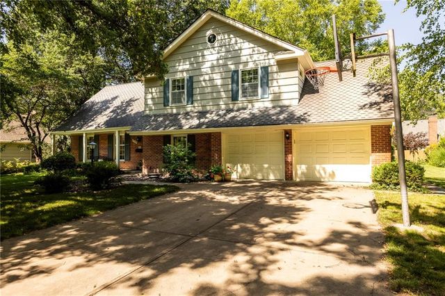 9308 Alhambra Street, Prairie Village, KS 66207