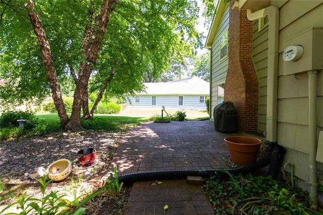 9308 Alhambra Street, Prairie Village, KS 66207