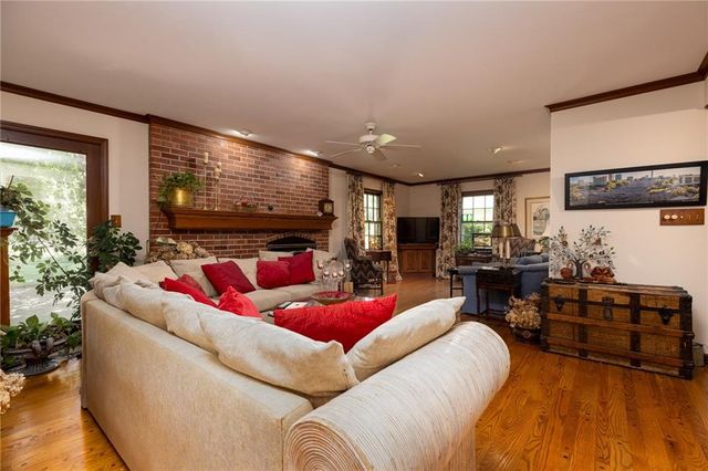 9308 Alhambra Street, Prairie Village, KS 66207