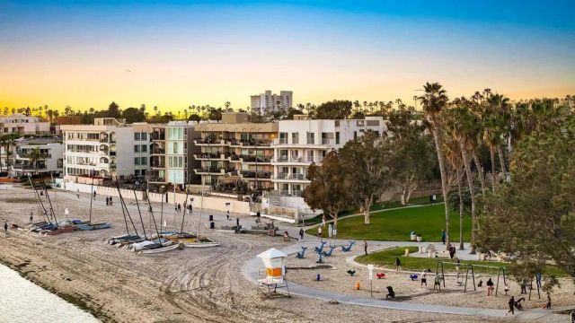 1251 Parker Pl. 2J, San Diego, CA 92109