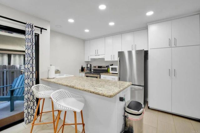 1251 Parker Pl. 2J, San Diego, CA 92109