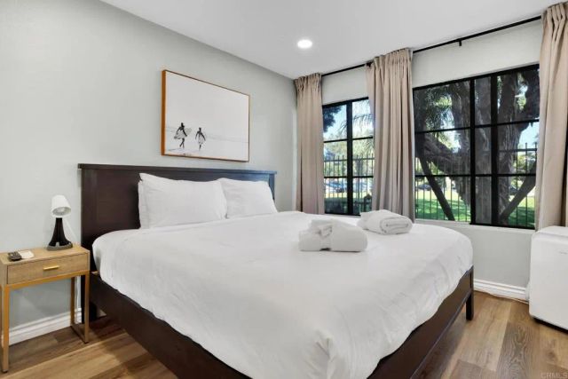 1251 Parker Pl. 2J, San Diego, CA 92109