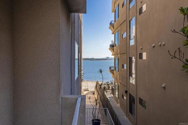 1251 Parker Pl. 2J, San Diego, CA 92109