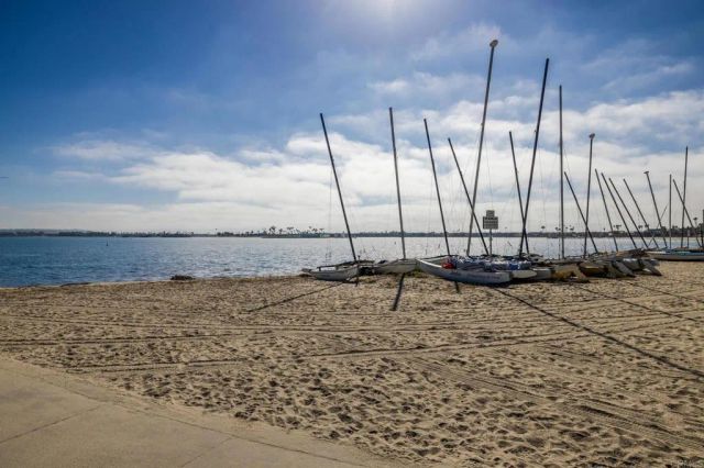 1251 Parker Pl. 2J, San Diego, CA 92109