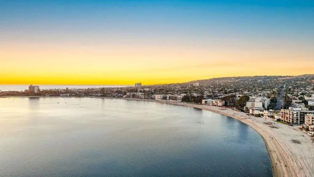 1251 Parker Pl. 2J, San Diego, CA 92109