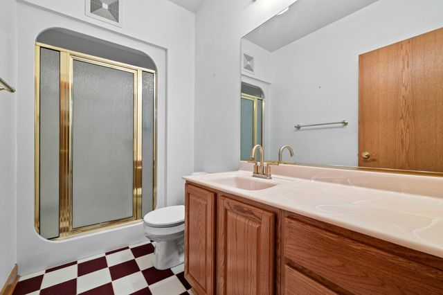 14591 Wildwood Drive, Clive, IA 50325