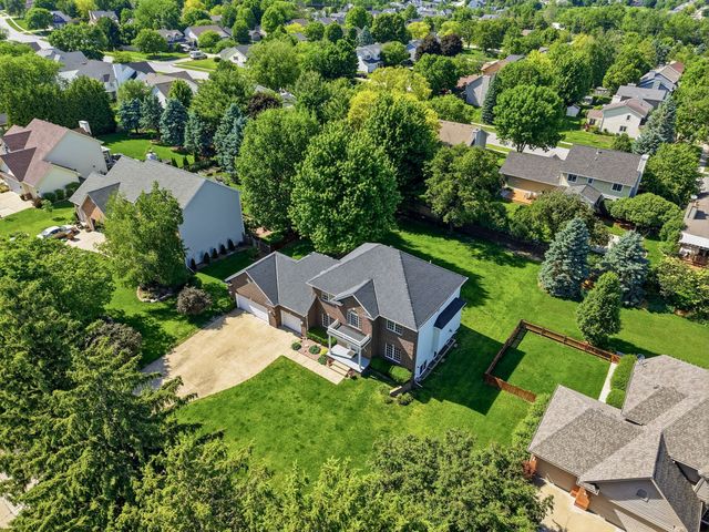 14591 Wildwood Drive, Clive, IA 50325