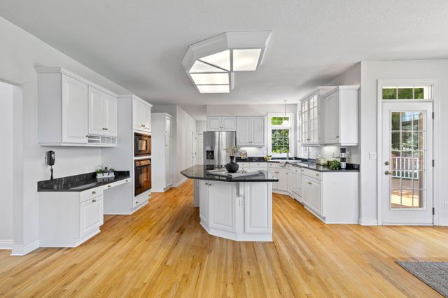 14591 Wildwood Drive, Clive, IA 50325