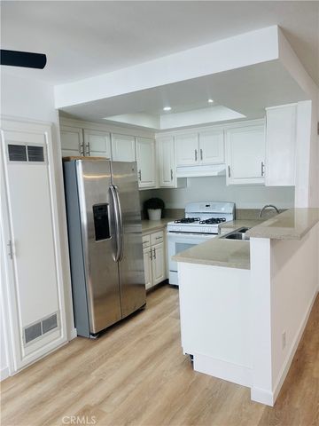 5312 Cartwright Avenue 2, North Hollywood, CA 91601