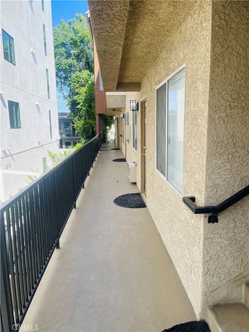 5312 Cartwright Avenue 2, North Hollywood, CA 91601