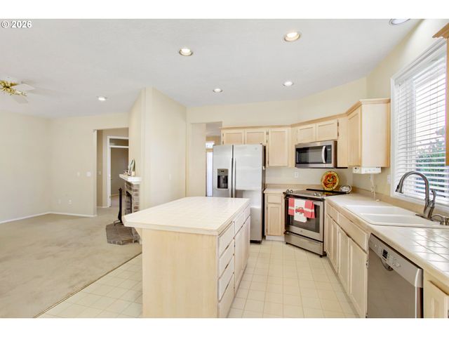 17993 Nw DUSTIN Ln, Beaverton, OR 97006