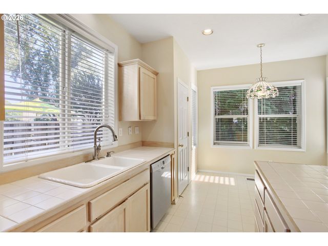 17993 Nw DUSTIN Ln, Beaverton, OR 97006