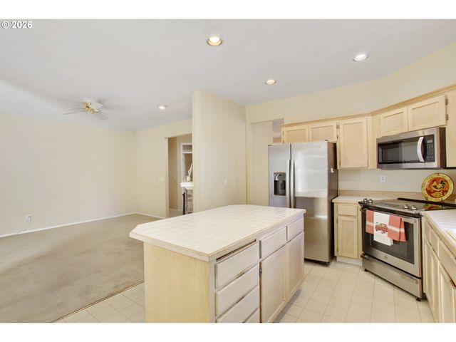 17993 Nw DUSTIN Ln, Beaverton, OR 97006