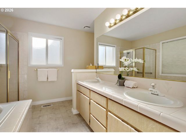 17993 Nw DUSTIN Ln, Beaverton, OR 97006