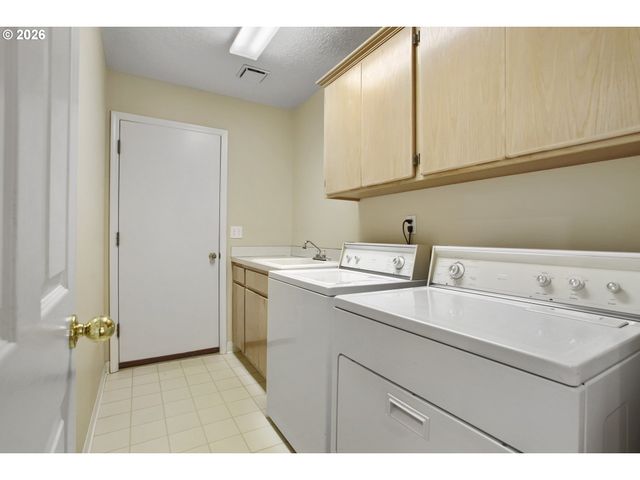 17993 Nw DUSTIN Ln, Beaverton, OR 97006