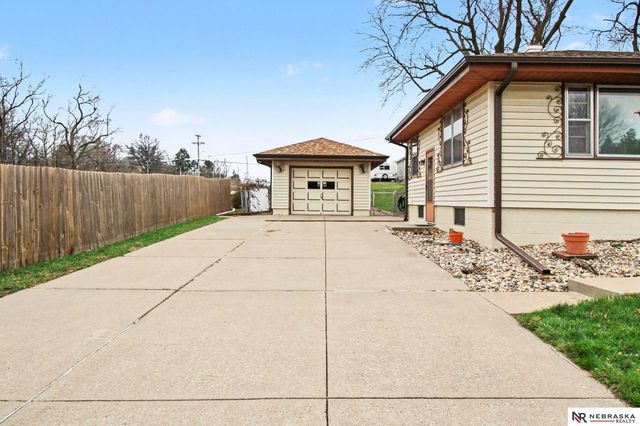 2701 Margo Street, Bellevue, NE 68147