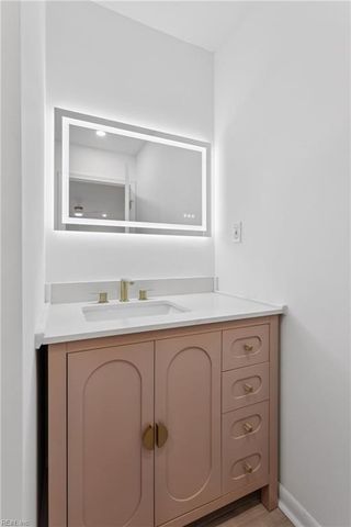 426 Nicewood DR, Newport News, VA 23602