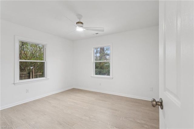 426 Nicewood DR, Newport News, VA 23602