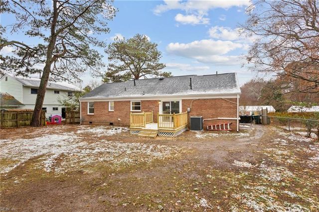 426 Nicewood DR, Newport News, VA 23602