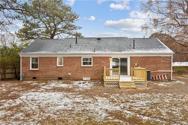 426 Nicewood DR, Newport News, VA 23602