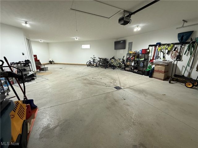 9008 Riverwood Drive, North Ridgeville, OH 44039