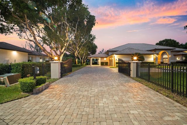 11831 NW 9th Street, Plantation, FL 33325