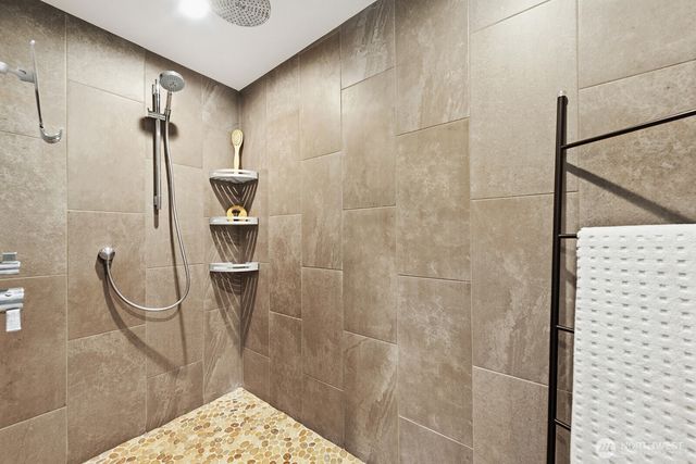 11202 204th Avenue NE, Redmond, WA 98053