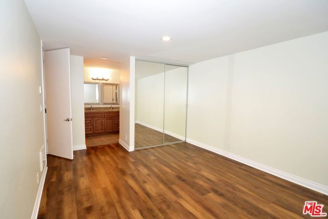 5950 Canterbury Drive C212, Culver City, CA 90230