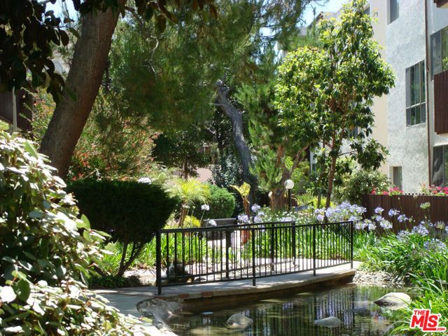 5950 Canterbury Drive C212, Culver City, CA 90230